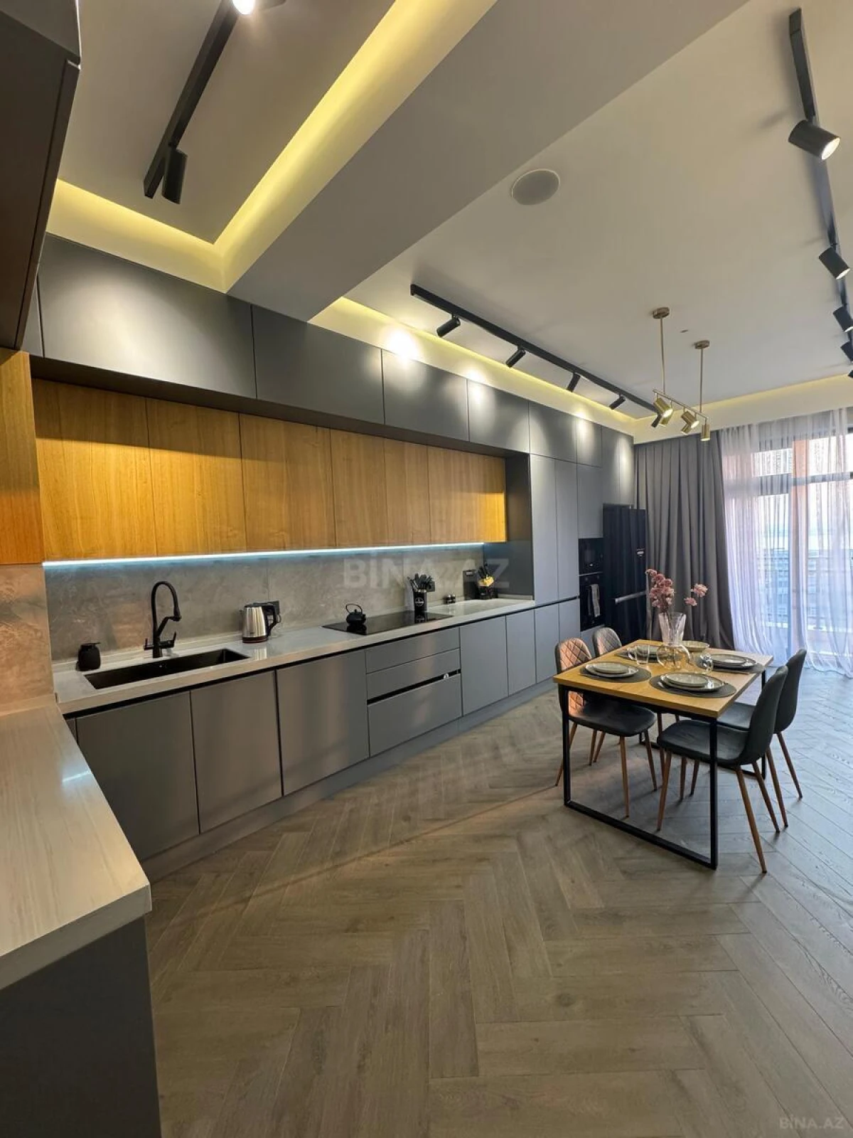 Kirayə verilir 3 otaqlı mənzil 140 m²