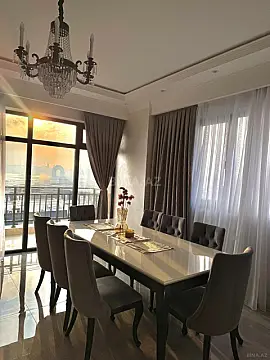 Kirayə verilir 3 otaqlı mənzil 140 m²