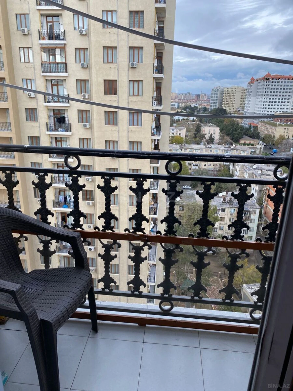 Satılır 2 otaqlı mənzil 67 m²