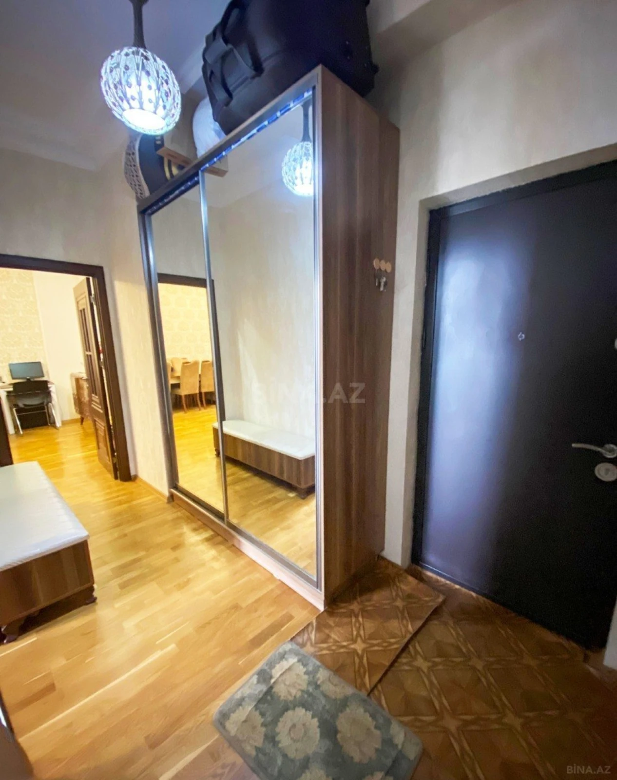 Satılır 2 otaqlı mənzil 67 m²