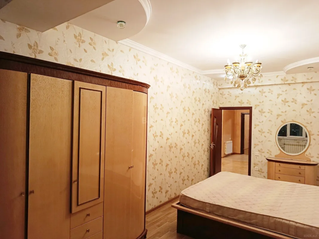 Kirayə verilir 3 otaqlı mənzil 130 m²