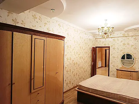 Kirayə verilir 3 otaqlı mənzil 130 m²