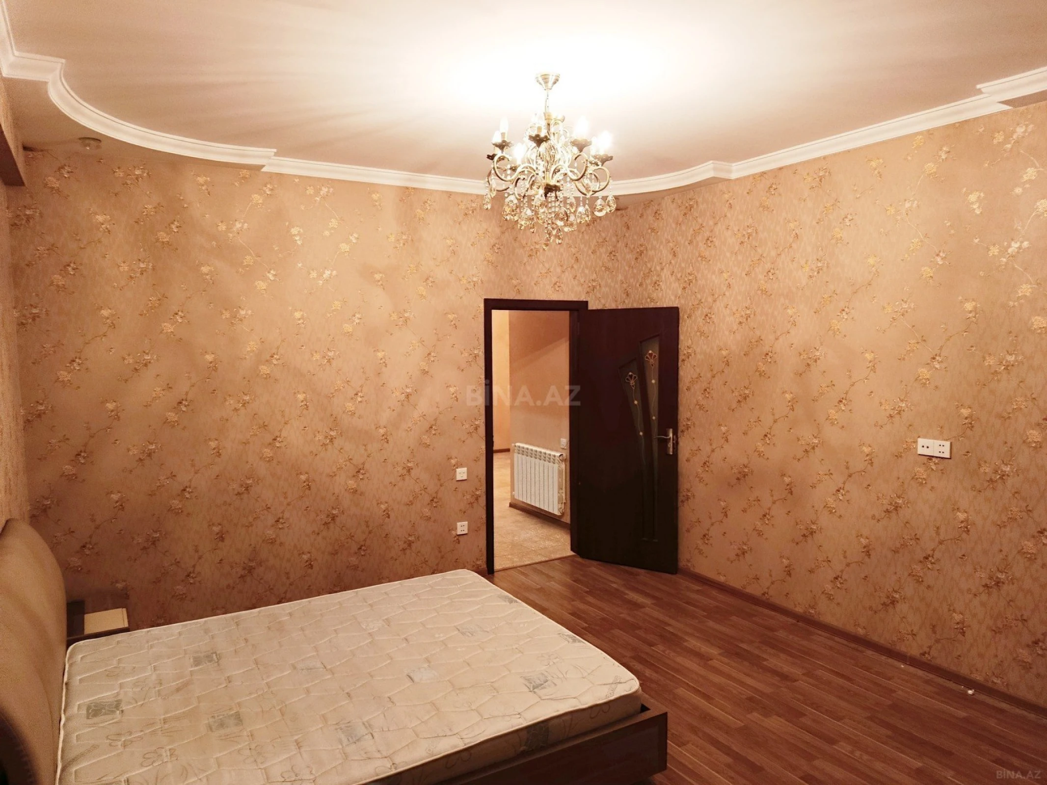 Kirayə verilir 3 otaqlı mənzil 130 m²