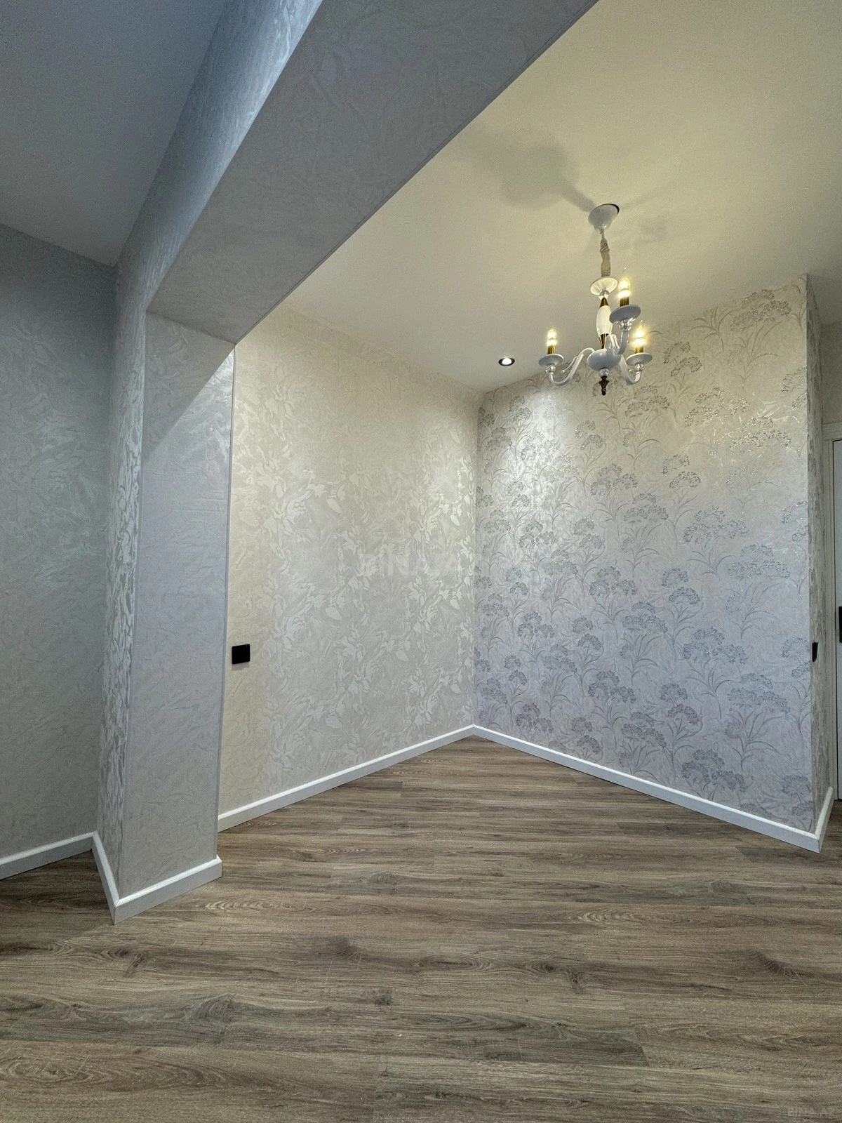 Satılır 2 otaqlı mənzil 45 m²