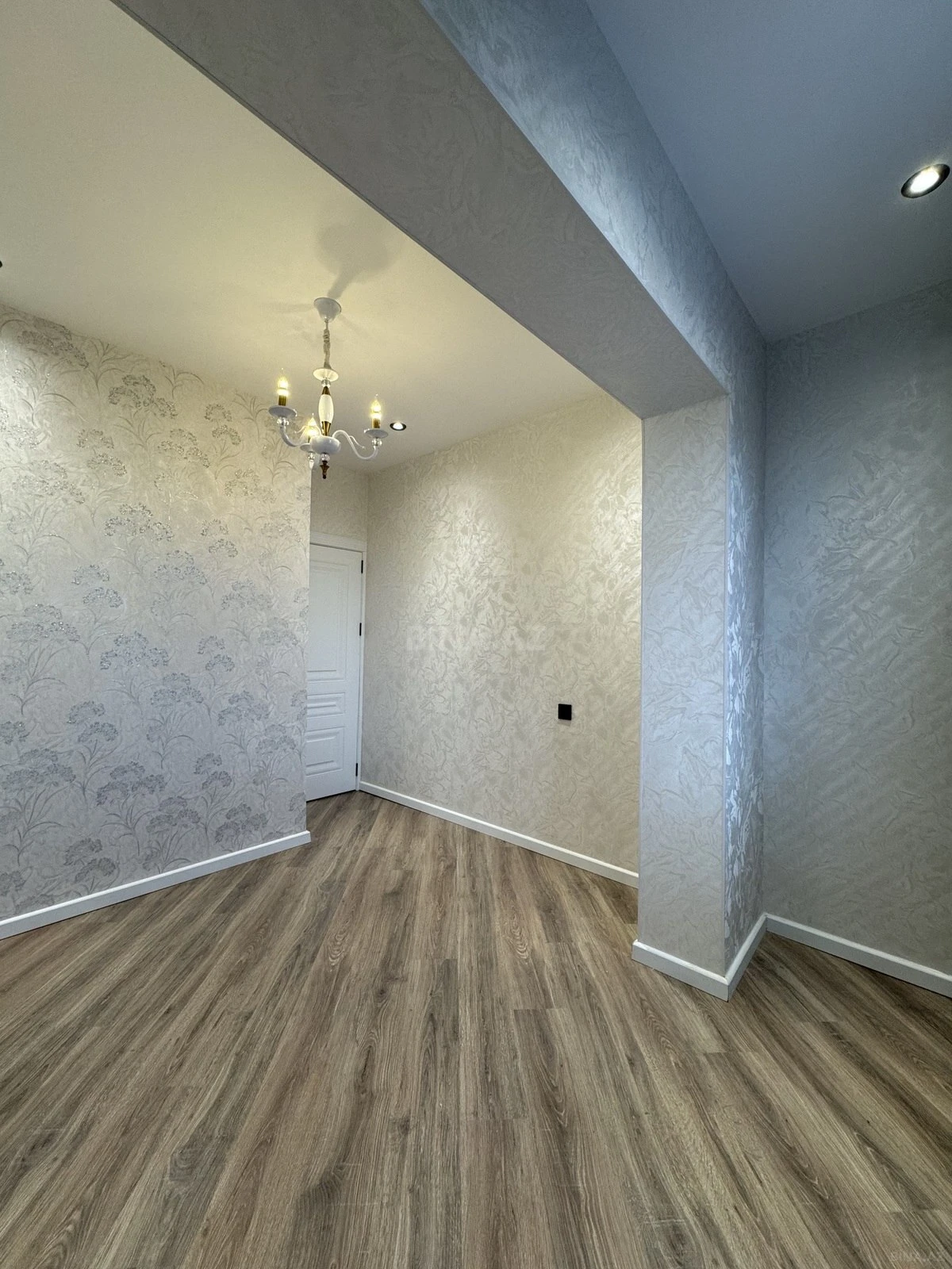 Satılır 2 otaqlı mənzil 45 m²