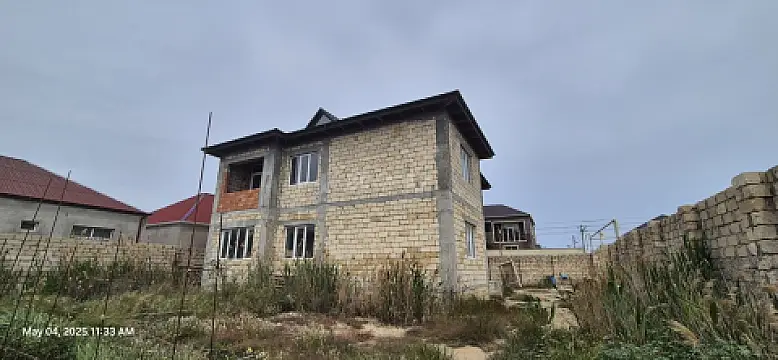 Satılır 8 otaqlı həyət evi 300 m²