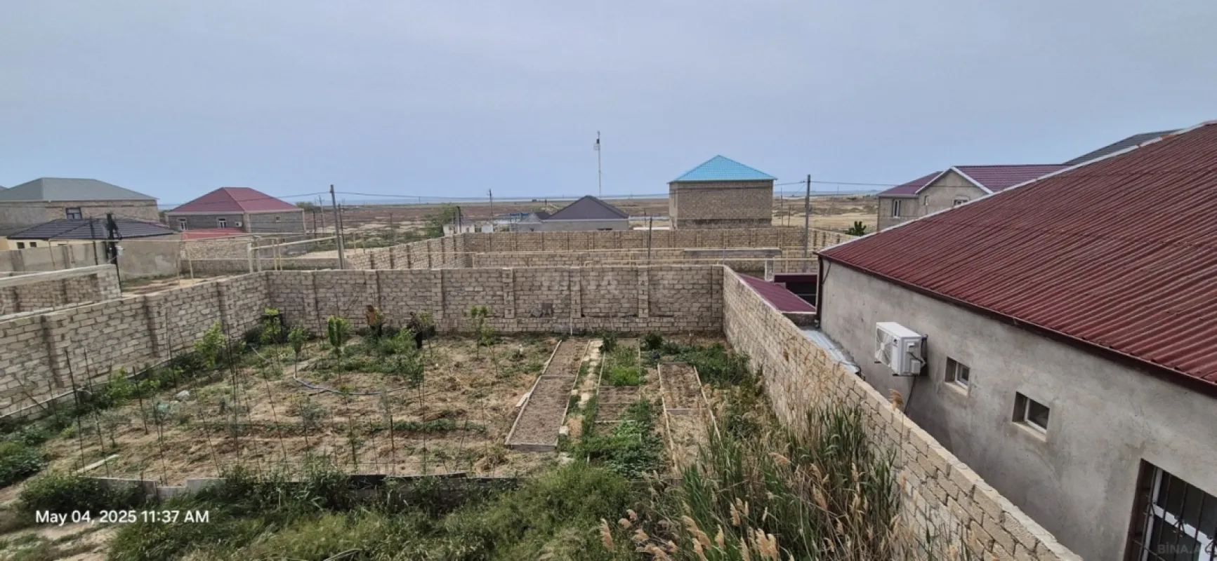 Satılır 8 otaqlı həyət evi 300 m²