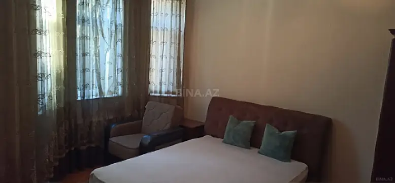 Kirayə verilir 9 otaqlı həyət evi 500 m²