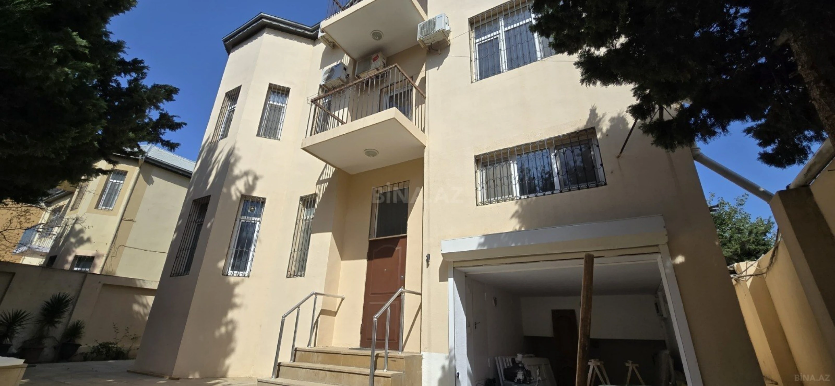 Kirayə verilir 9 otaqlı həyət evi 500 m²