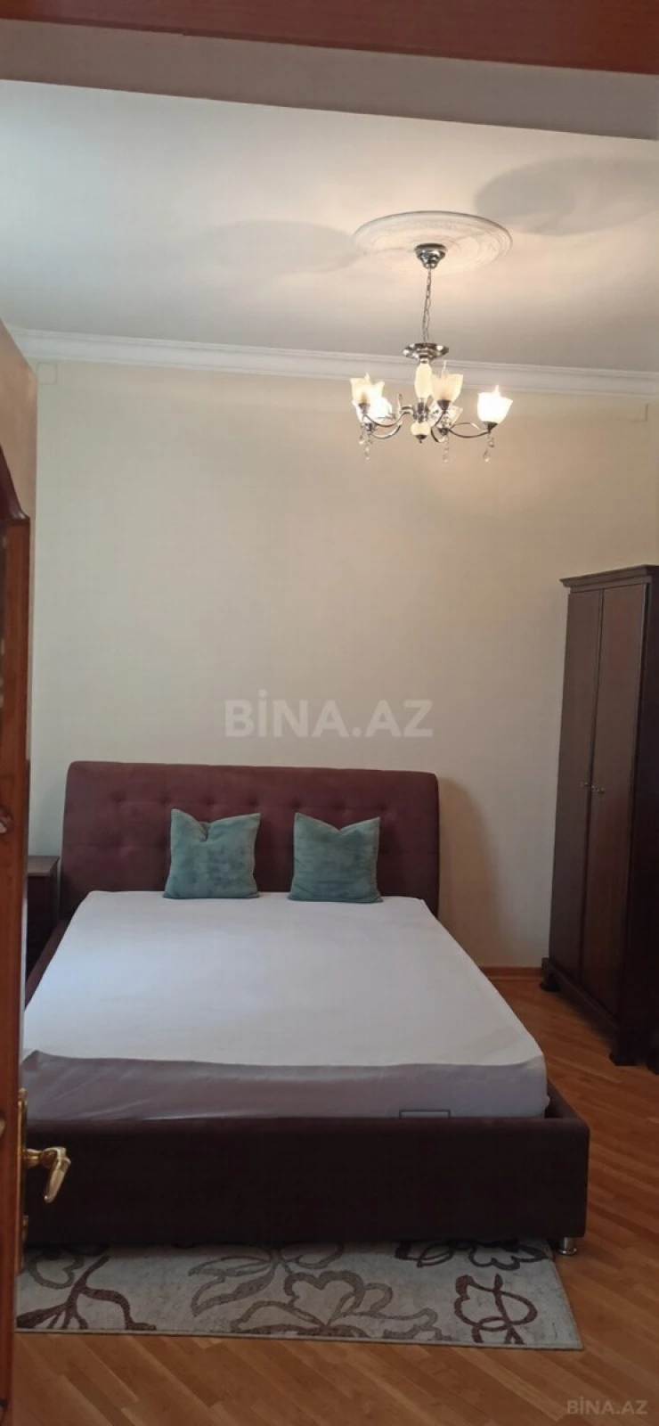 Kirayə verilir 9 otaqlı həyət evi 500 m²