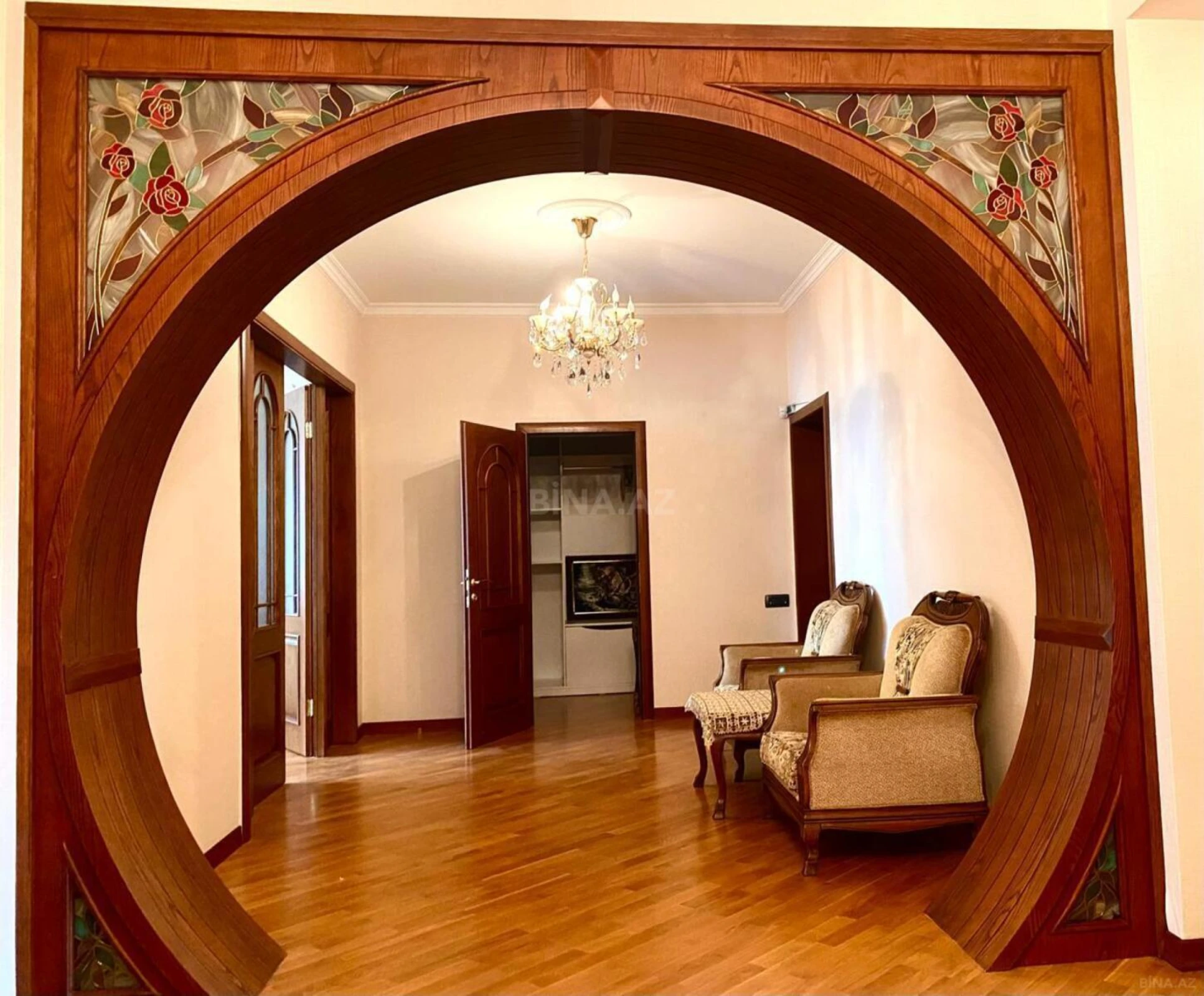 Satılır 4 otaqlı mənzil 210 m²