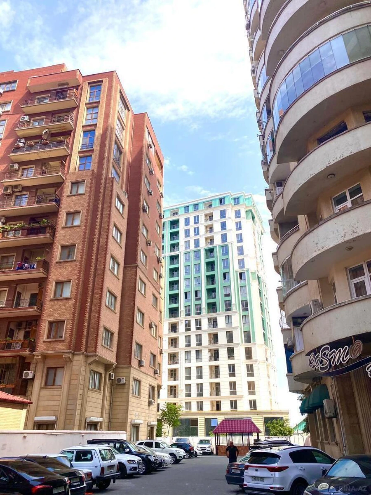 Satılır 4 otaqlı mənzil 210 m²