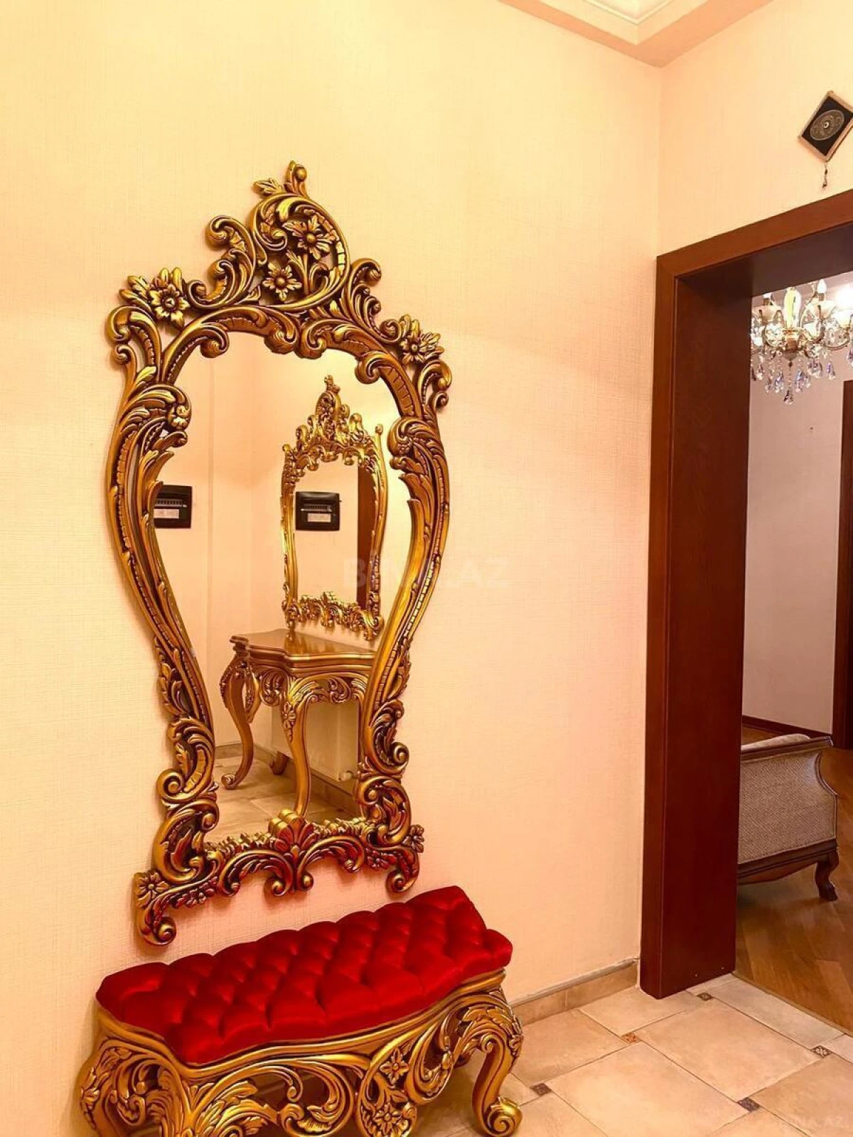 Satılır 4 otaqlı mənzil 210 m²