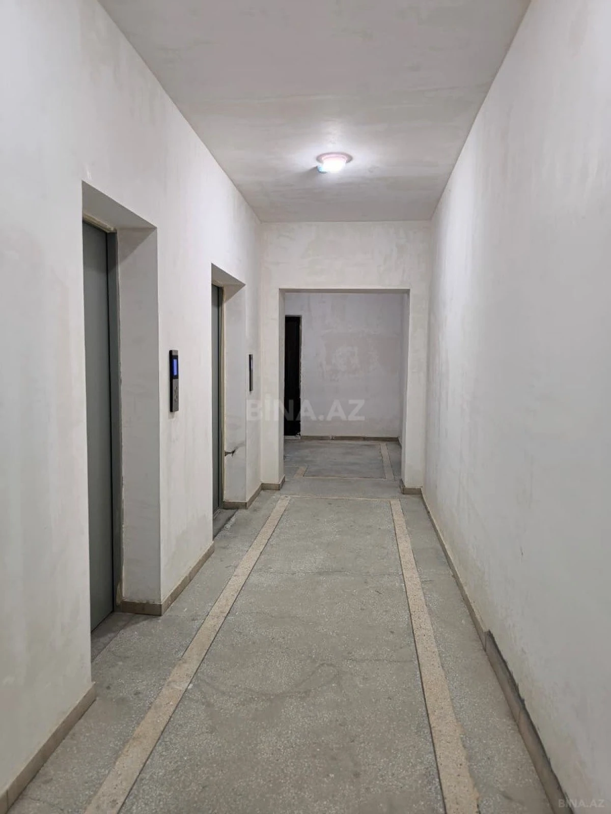 Satılır 2 otaqlı mənzil 92 m²