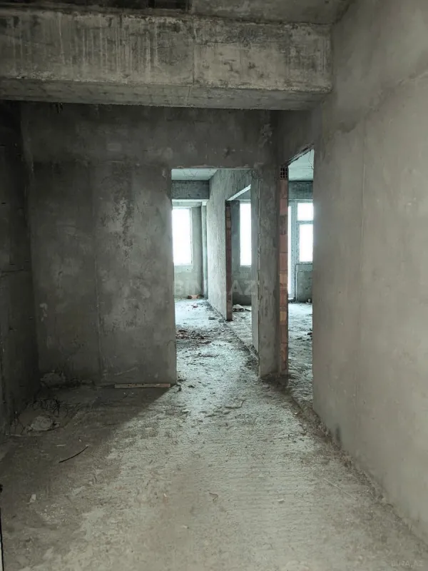 Satılır 2 otaqlı mənzil 92 m²