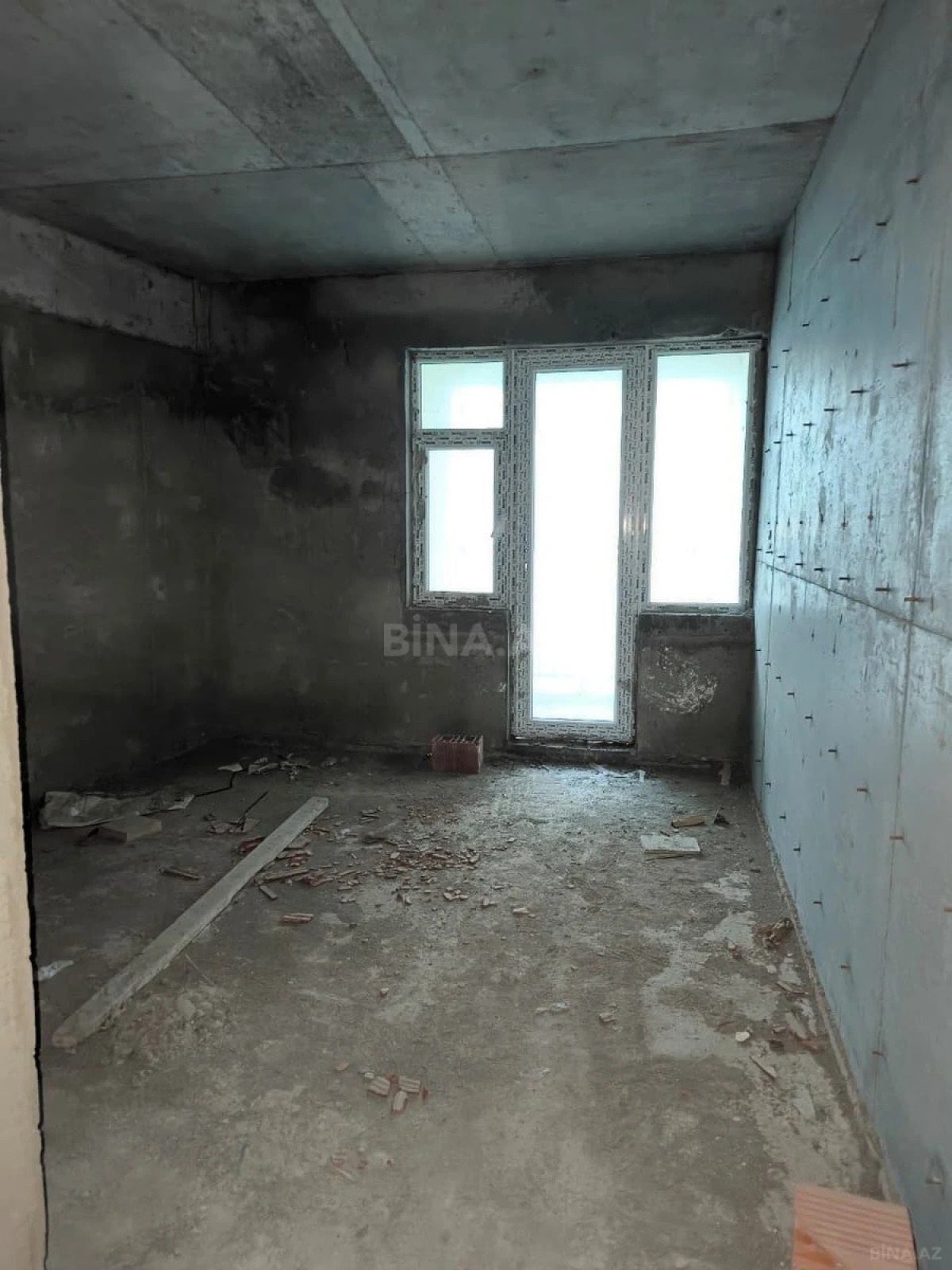Satılır 2 otaqlı mənzil 92 m²