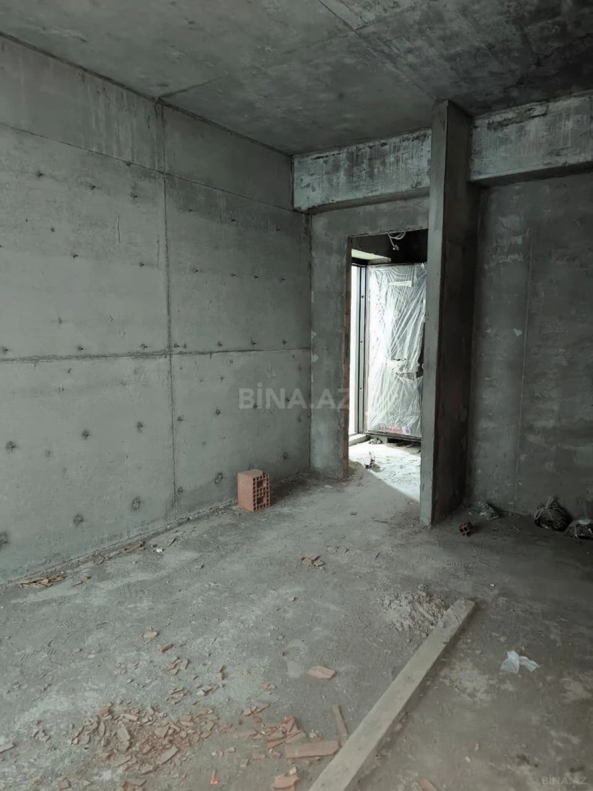 Satılır 2 otaqlı mənzil 92 m²