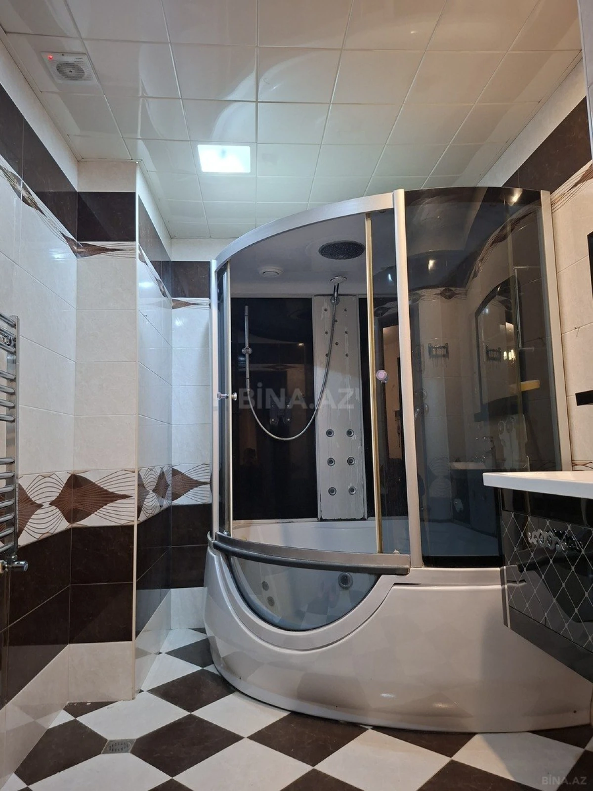 Kirayə verilir 3 otaqlı mənzil 140 m²