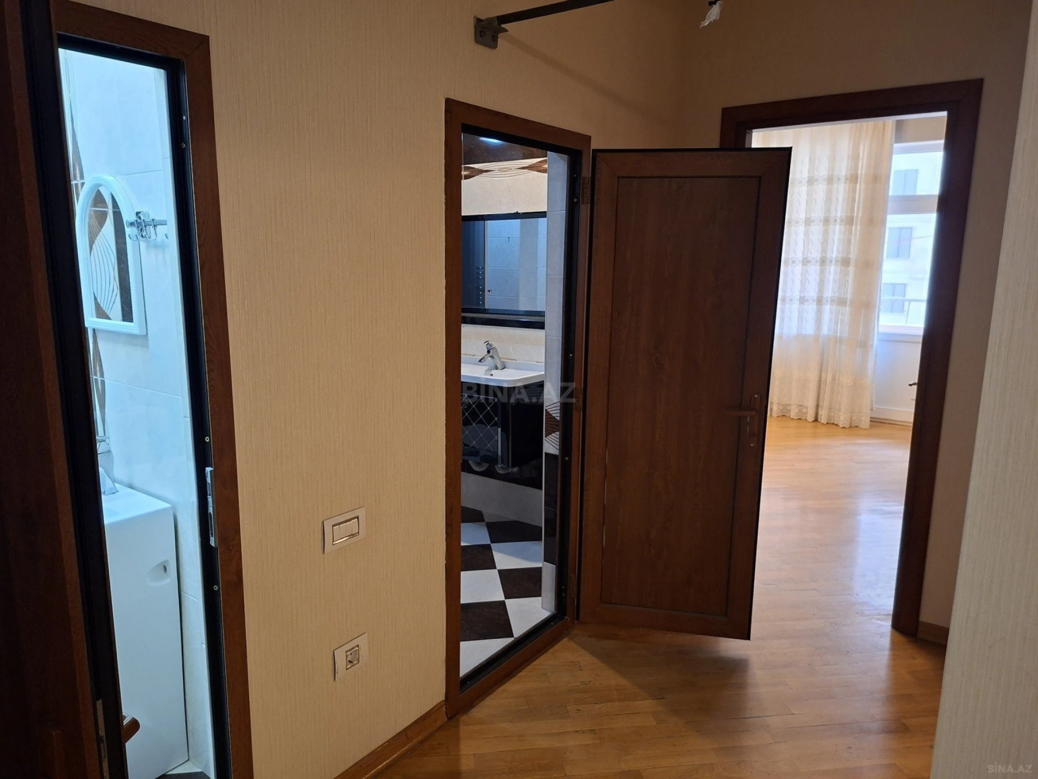 Kirayə verilir 3 otaqlı mənzil 140 m²