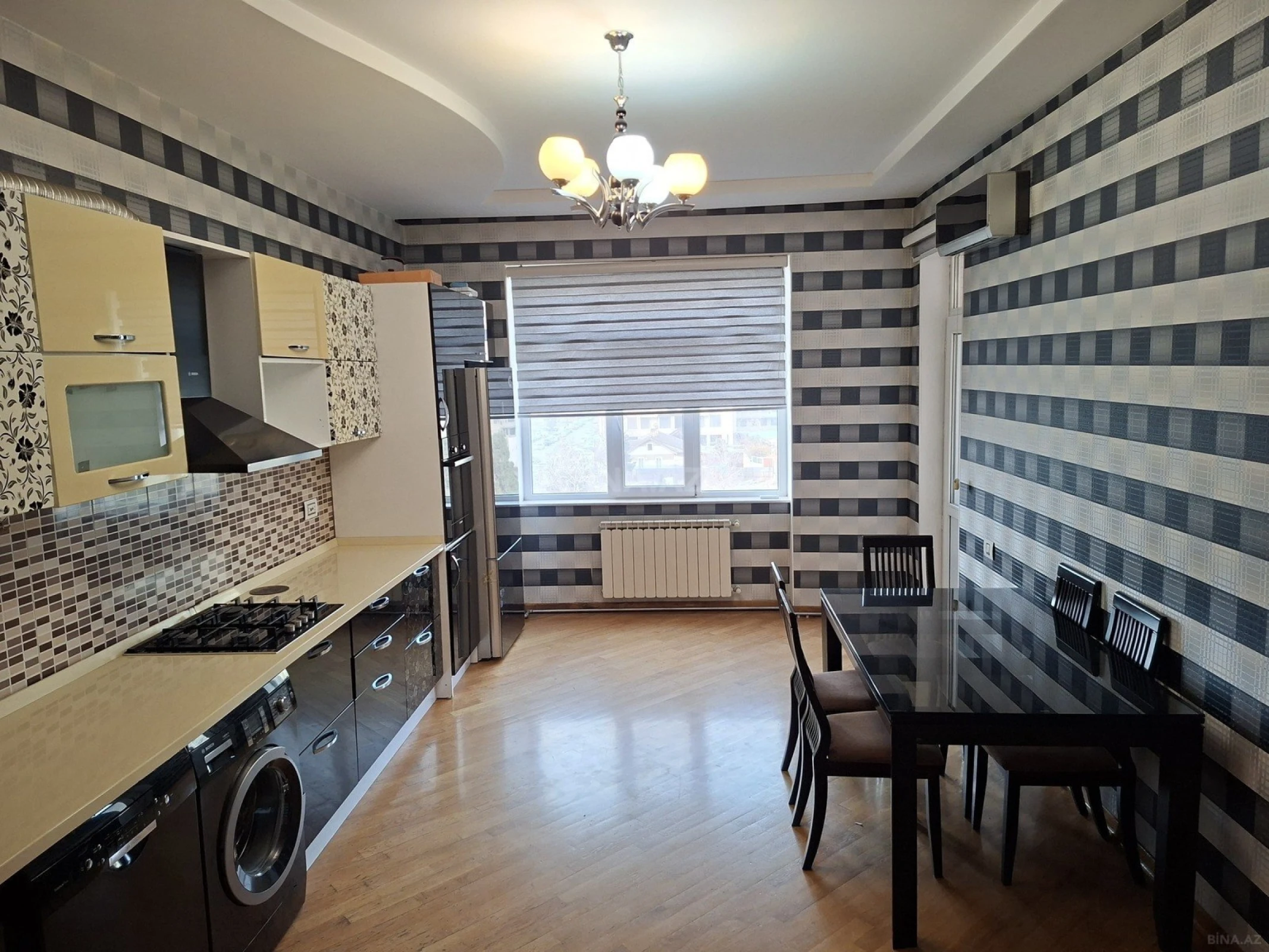 Kirayə verilir 3 otaqlı mənzil 140 m²