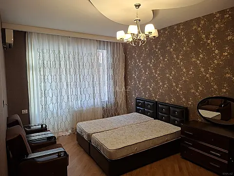 Kirayə verilir 3 otaqlı mənzil 140 m²