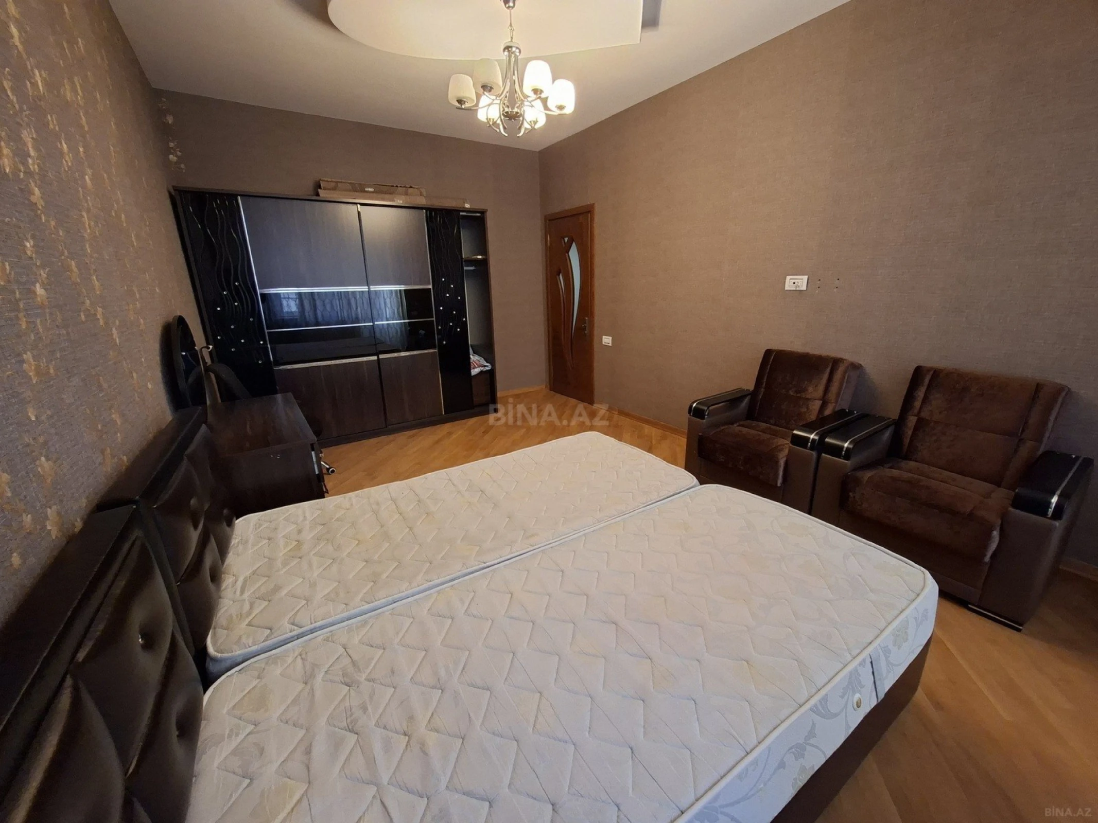 Kirayə verilir 3 otaqlı mənzil 140 m²