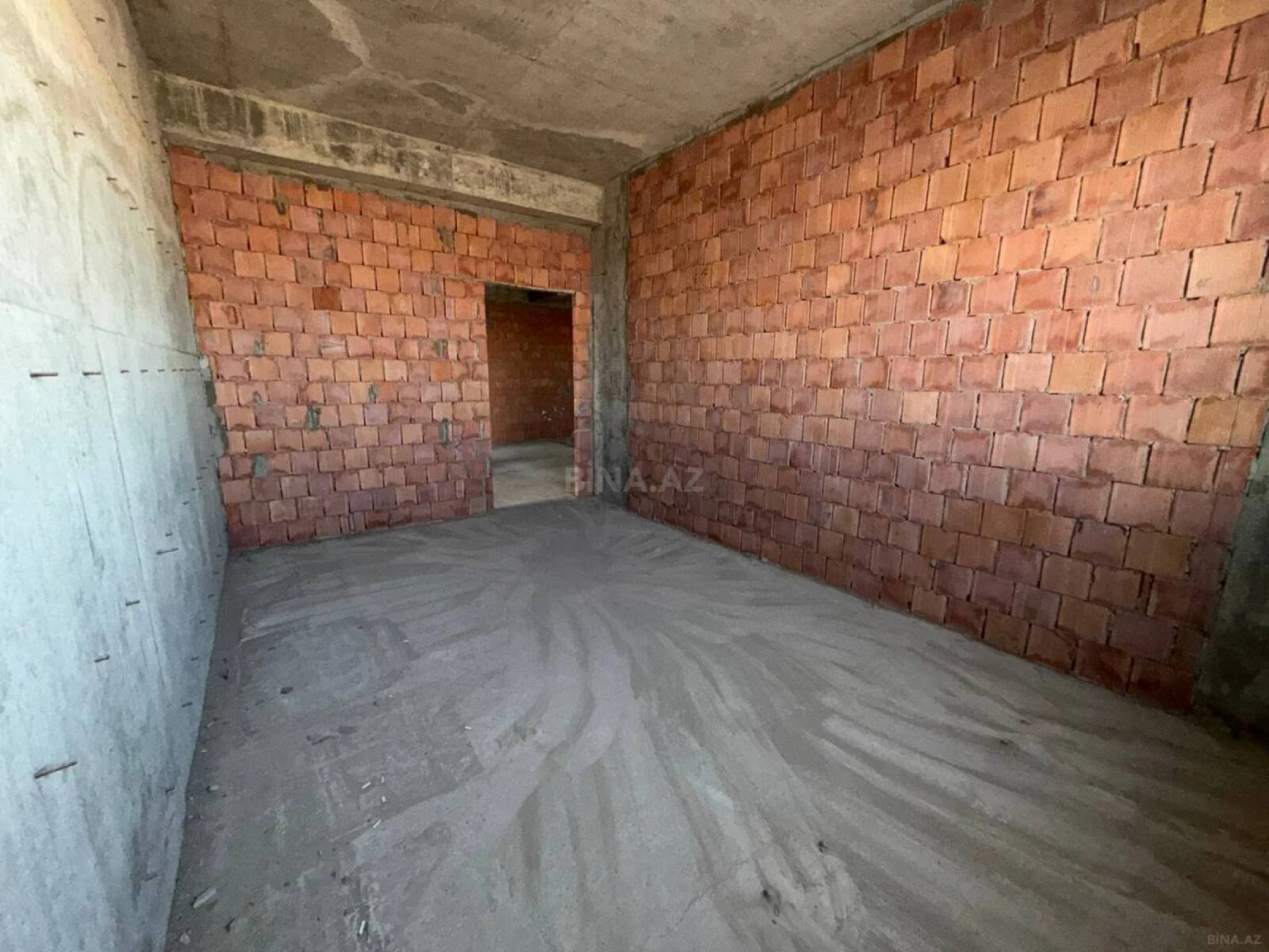 Satılır 3 otaqlı mənzil 157 m²