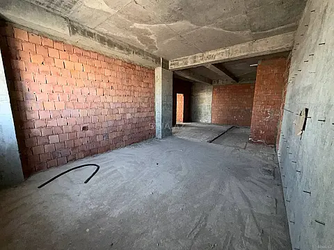 Satılır 3 otaqlı mənzil 157 m²