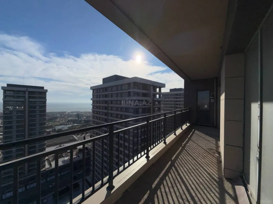 Satılır 3 otaqlı mənzil 157 m²