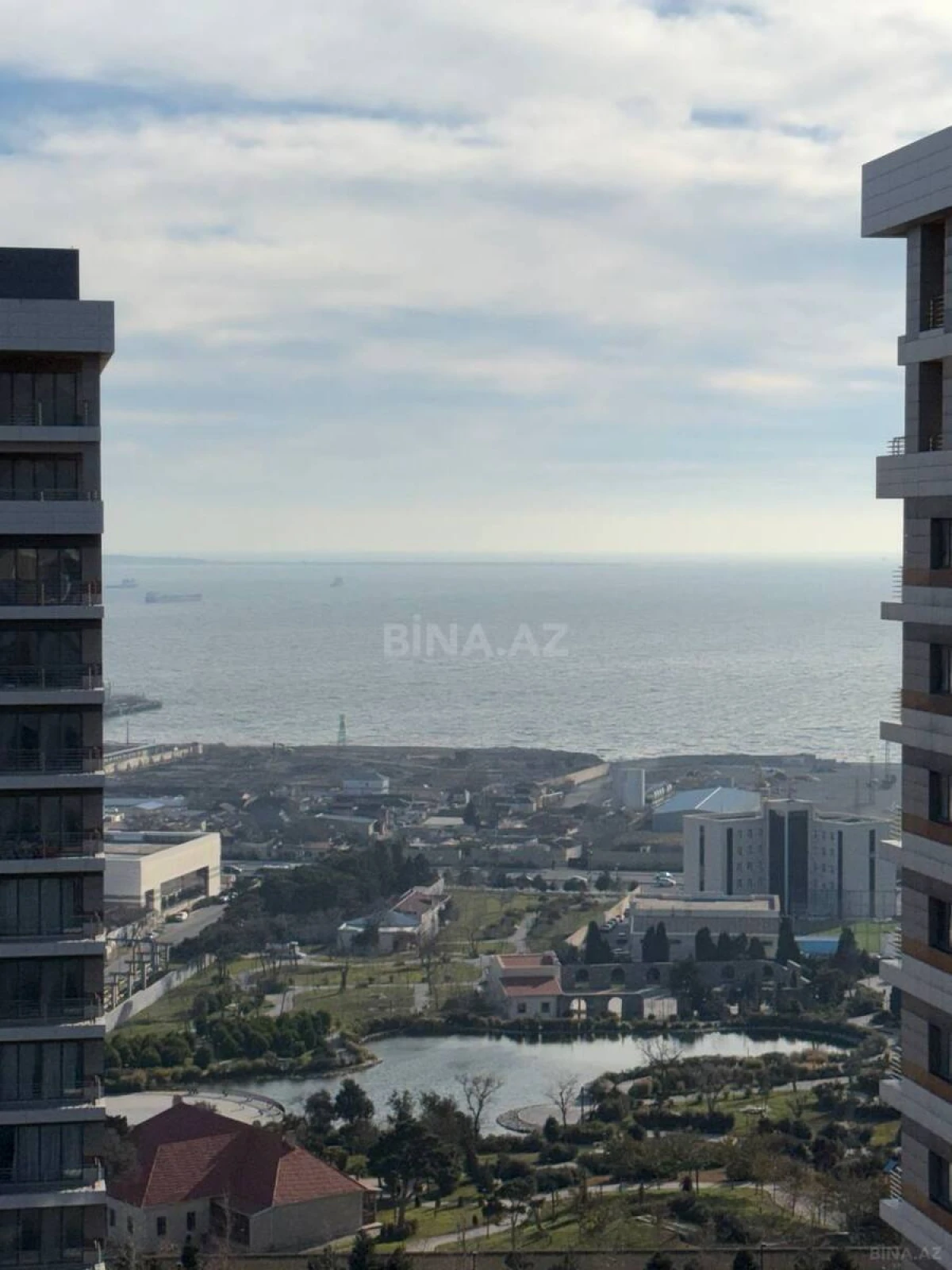 Satılır 3 otaqlı mənzil 157 m²