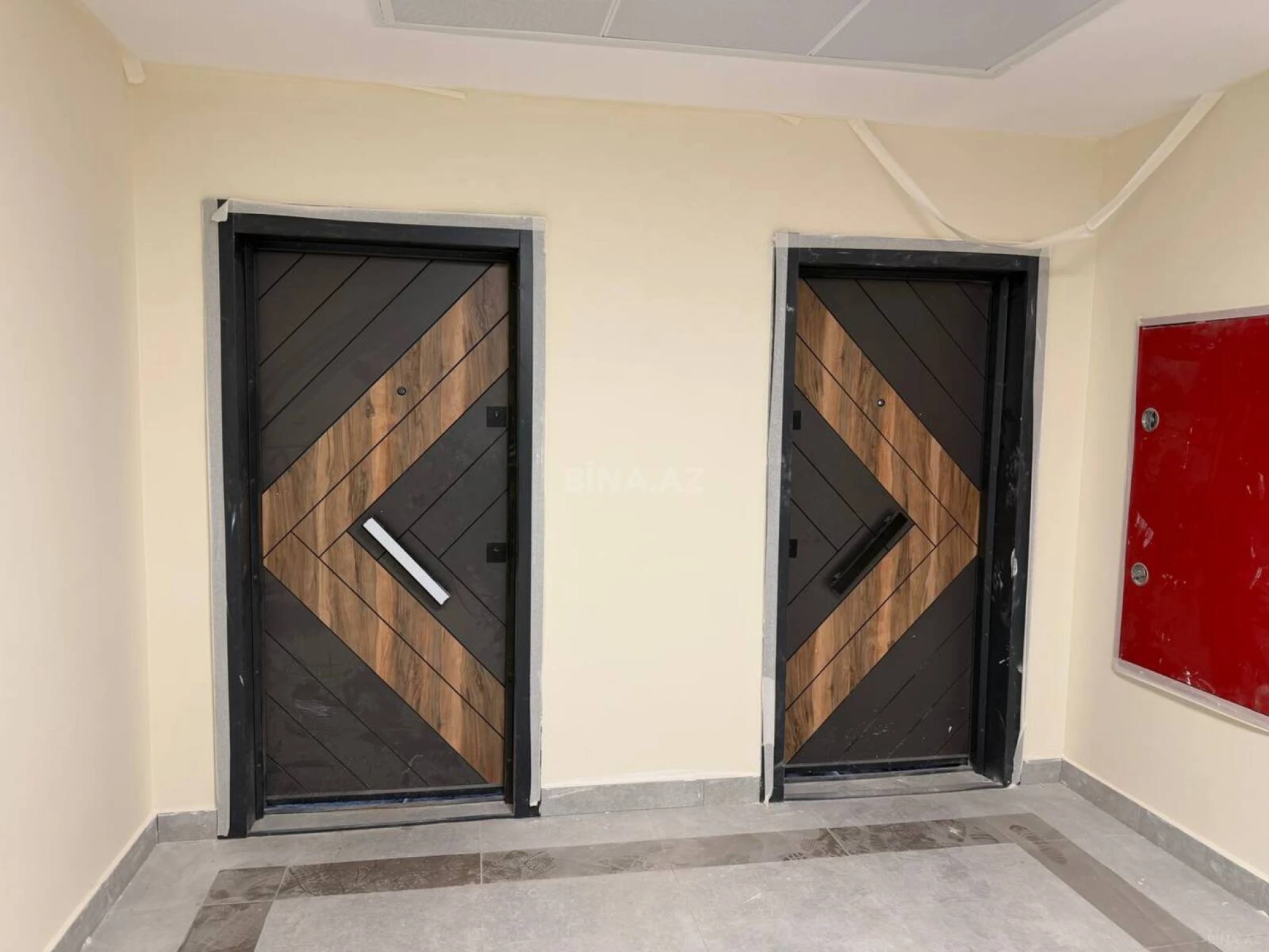 Satılır 3 otaqlı mənzil 157 m²