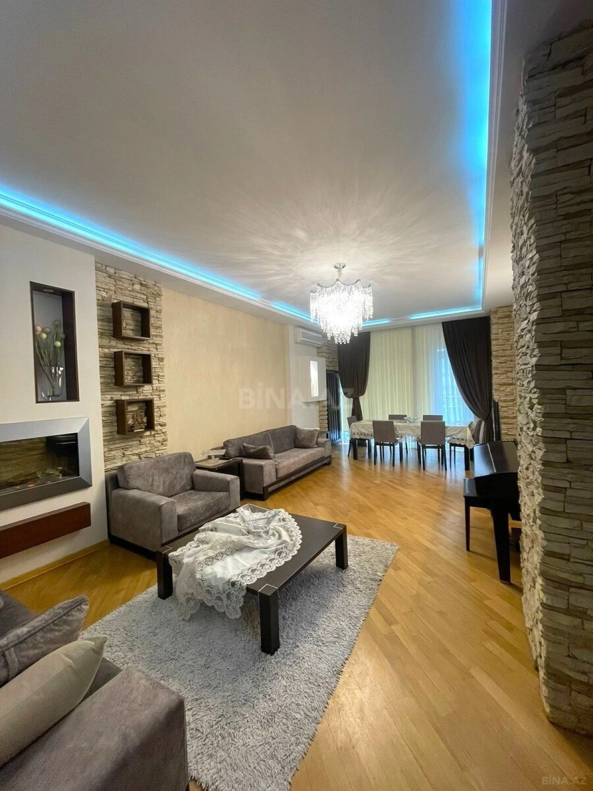 Satılır 3 otaqlı mənzil 165 m²