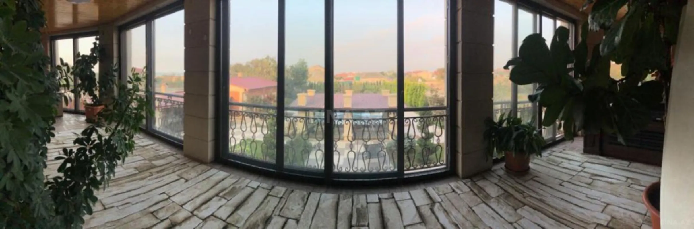 Satılır 5 otaqlı həyət evi 520 m²