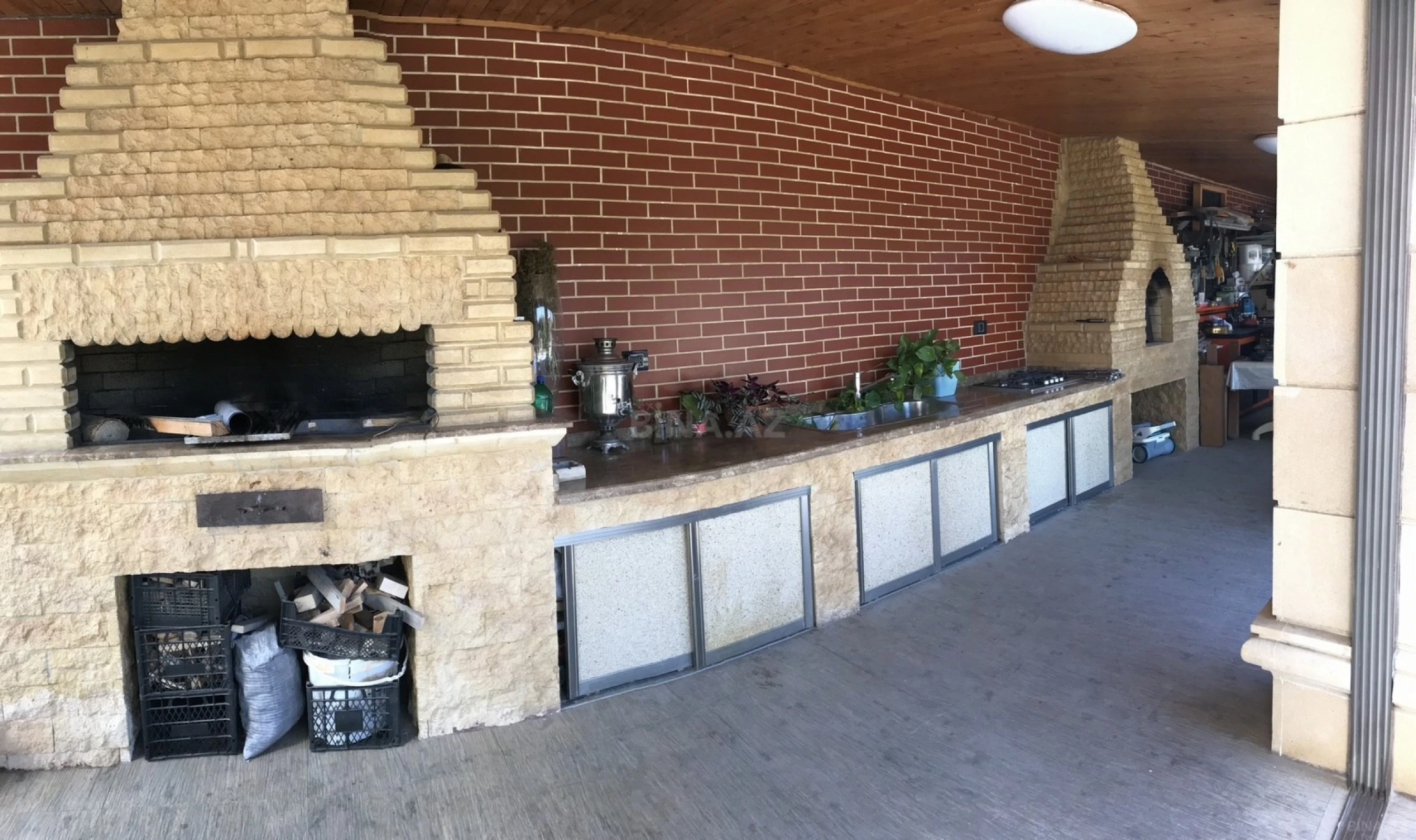 Satılır 5 otaqlı həyət evi 520 m²