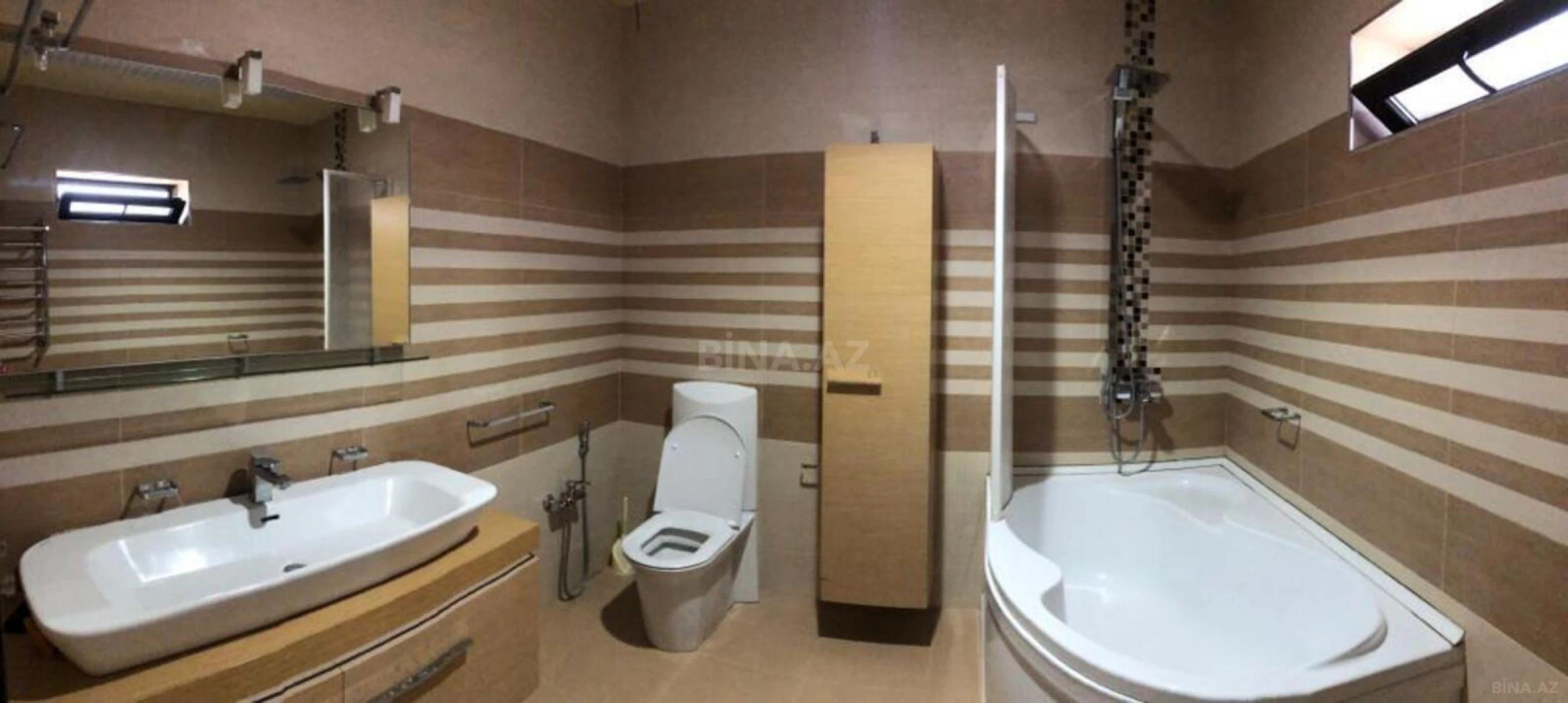 Satılır 5 otaqlı həyət evi 520 m²