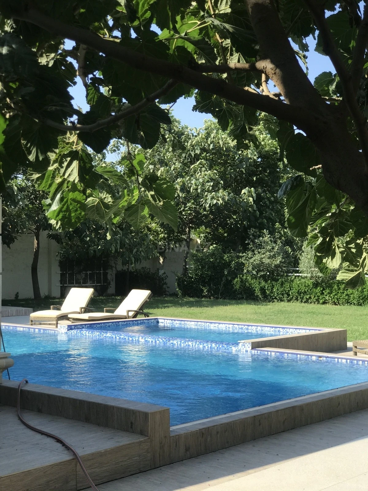 Satılır 5 otaqlı həyət evi 520 m²