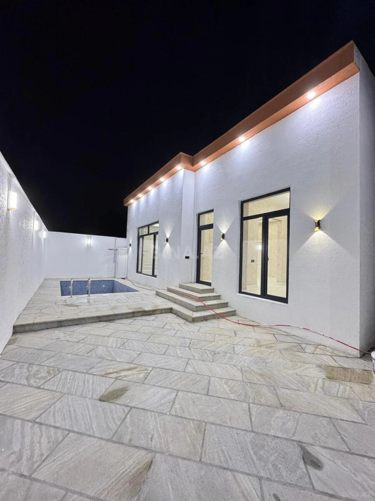 Satılır 4 otaqlı həyət evi 150 m²