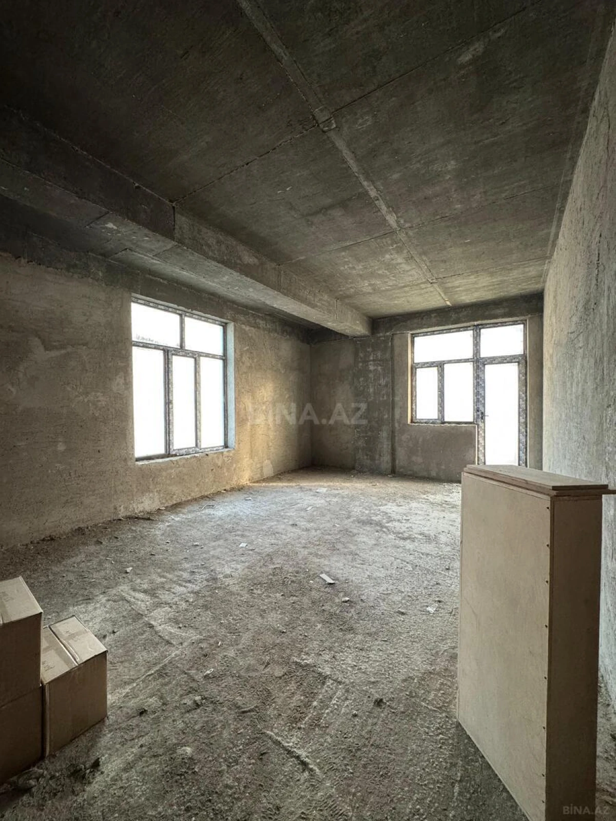 Satılır 4 otaqlı mənzil 168 m²