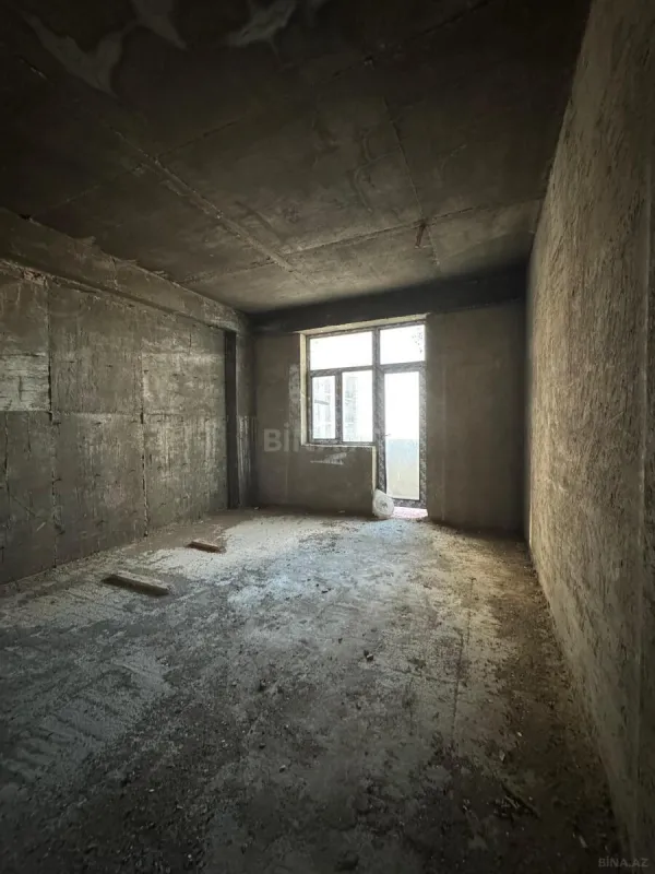 Satılır 4 otaqlı mənzil 168 m²