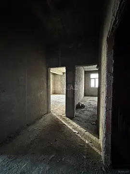 Satılır 4 otaqlı mənzil 168 m²