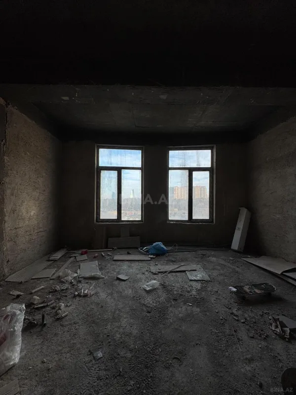 Satılır 4 otaqlı mənzil 168 m²