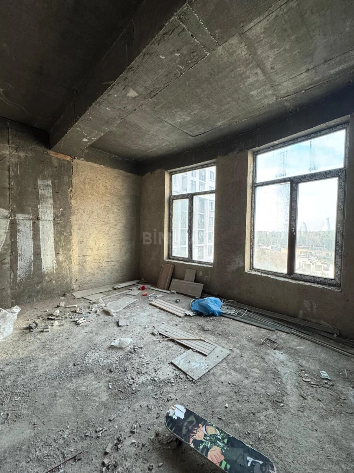 Satılır 4 otaqlı mənzil 168 m²