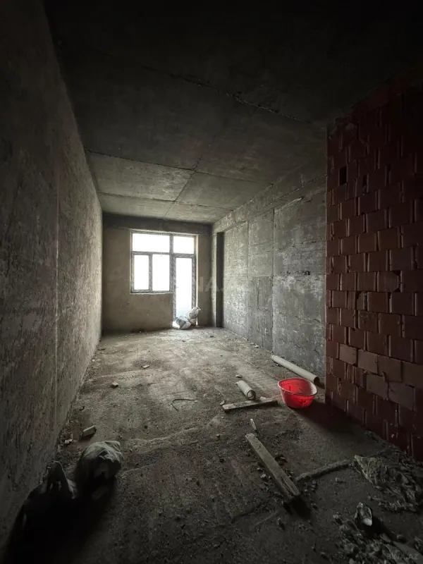 Satılır 4 otaqlı mənzil 168 m²