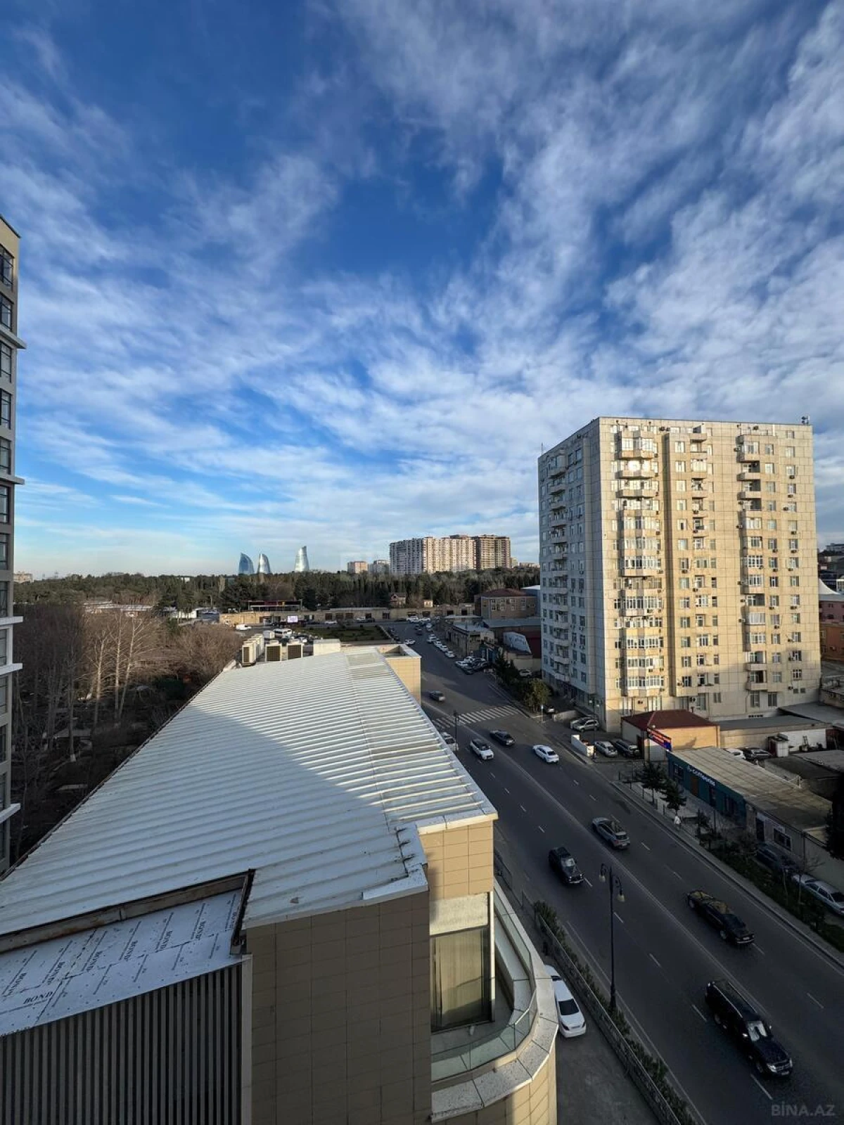 Satılır 4 otaqlı mənzil 168 m²