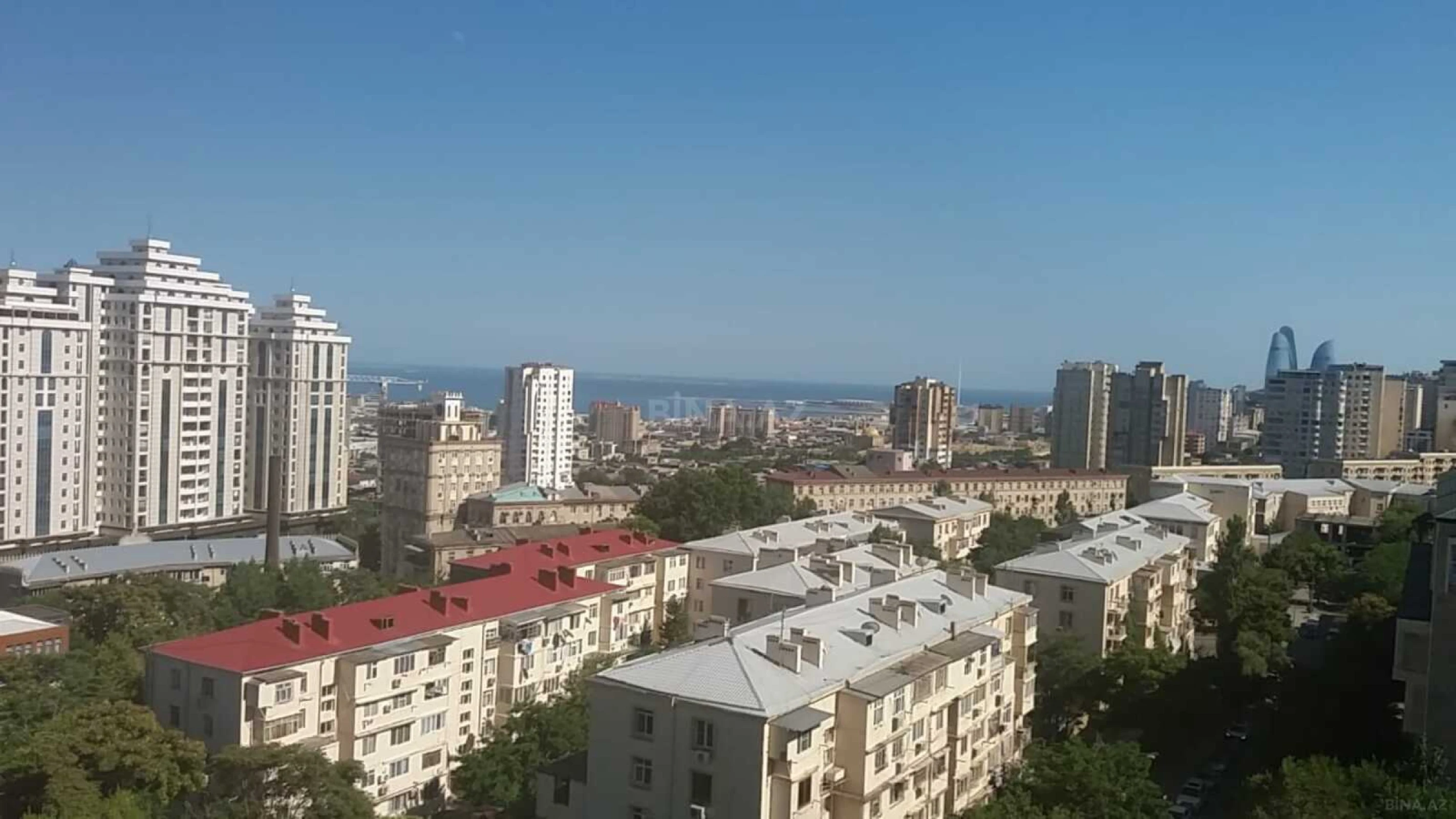 Satılır 3 otaqlı mənzil 147 m²