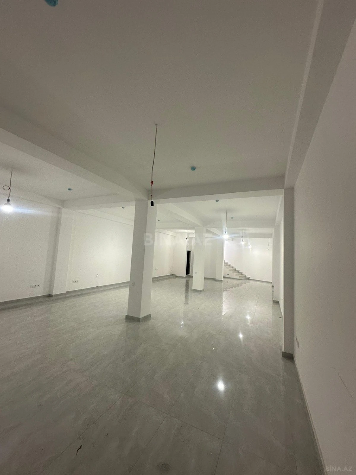 Kirayə verilir obyekt 295 m²