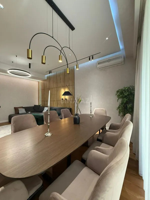 Kirayə verilir 3 otaqlı mənzil 140 m²