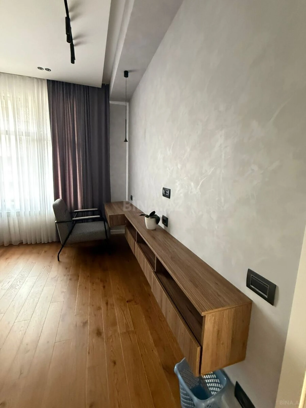 Kirayə verilir 3 otaqlı mənzil 140 m²