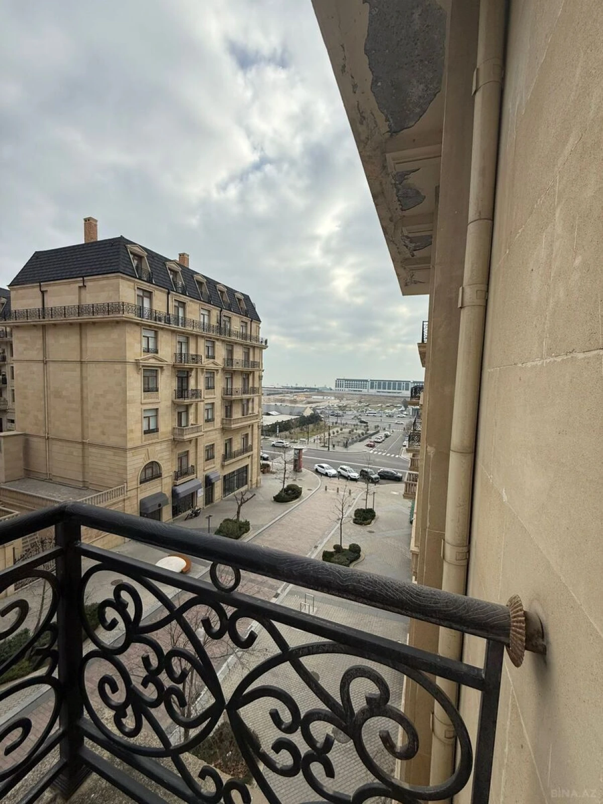 Kirayə verilir 3 otaqlı mənzil 140 m²