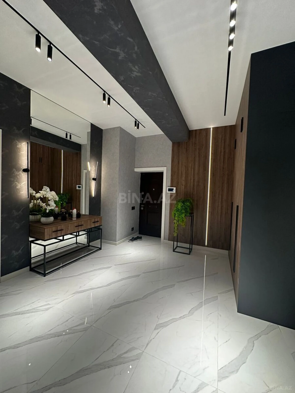 Kirayə verilir 3 otaqlı mənzil 140 m²